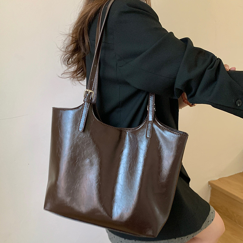 Bag Korean Niche Tote Bag Large Capacity Womens New High-end Commuter Bag Versatile Shoulder Bag Womens Bag