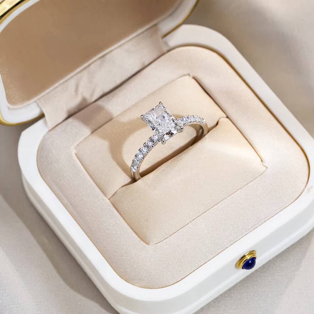 Stock Diamond Jewelry MSR-239 18k Gold Solitaire Engagement Diamond Ring 205ct D VS1 Radiant Cut Lab Grown Diamond Ring