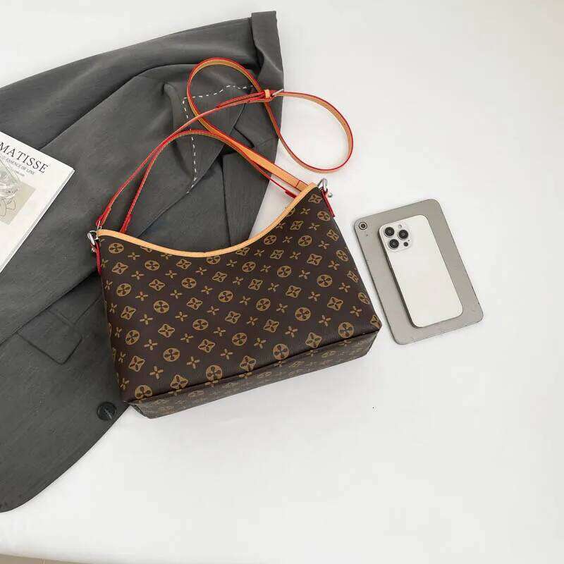 Fashionable Ladies Messenger Bag Crossbody Leather Shoulder Handbags Women Luxury Brand Elegant Classic Durable Design Z260130