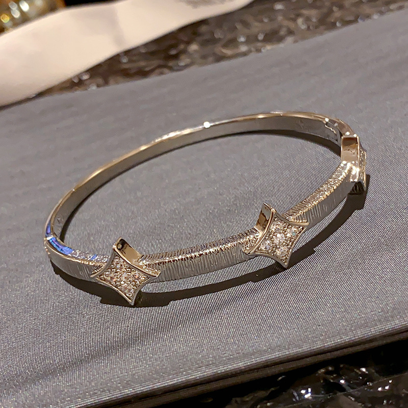 Bracelet 18K Real Gold Plated Wrinkled Stripe Star Zircon Bracelet Light Luxury High-End Feel Women's Jewelry Bracelet