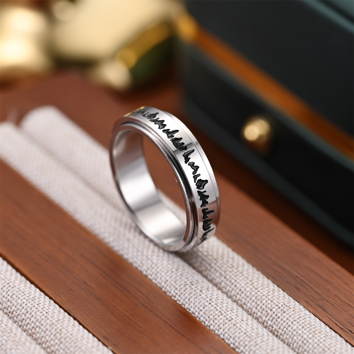 Fashion New Niche Rotatable Dark Forest Corrosion Blackened Ring Exclusive Source Manufacturer