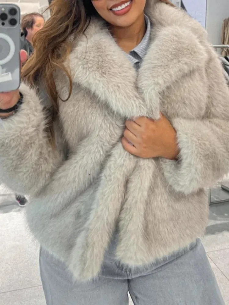 Autumn Winter Top Clothing Women Fashion Thickened Warm Faux Coat Female Long Lapel Fake Fur Jakcet Lady Ourterwear
