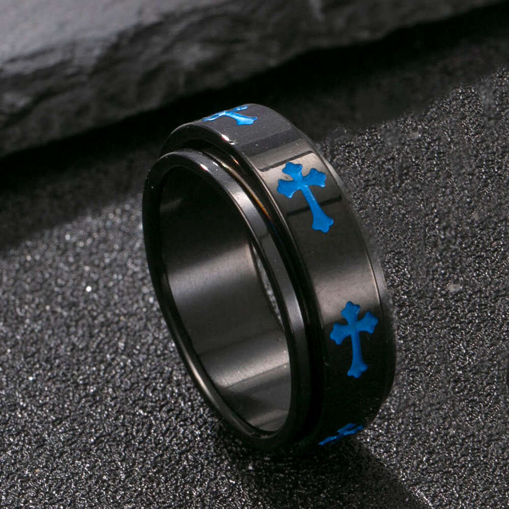 Circular Cross Ring Metal Jewelry A piece of jewelry suitable for couples to wear together