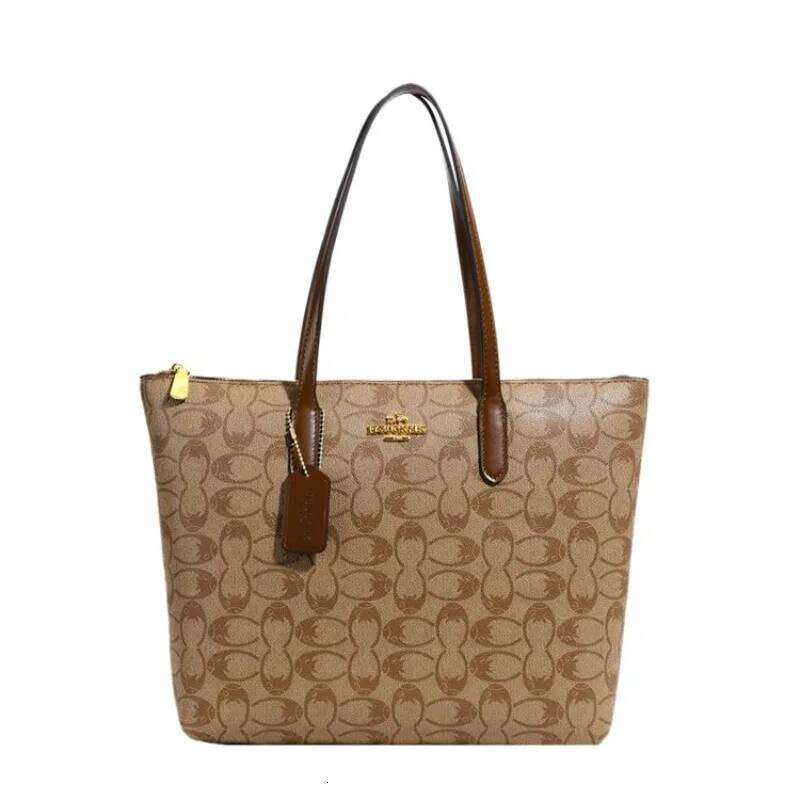 Premium Vintage Luxury Crossbody Bag Large Capacity Practical Stylish for Daily Commute Weekend Outdoor Leisure Outings Z260130