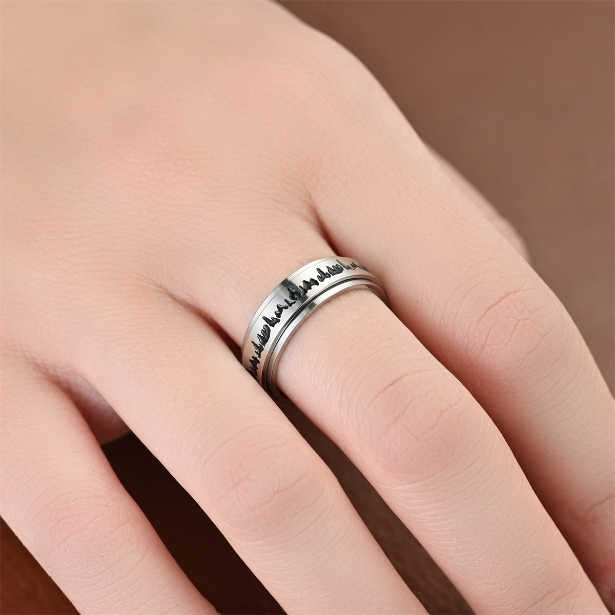 Fashion New Niche Rotatable Dark Forest Corrosion Blackened Ring Exclusive Source Manufacturer