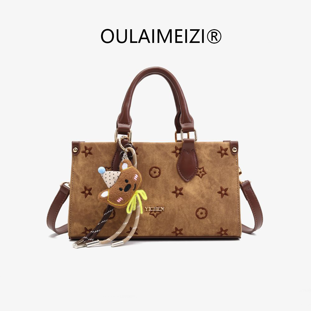 2026 OULAIMEIZI Light luxury women's embroidered handbag high-value for autumn and winter crossbody or shoulder carry super nice small square bag