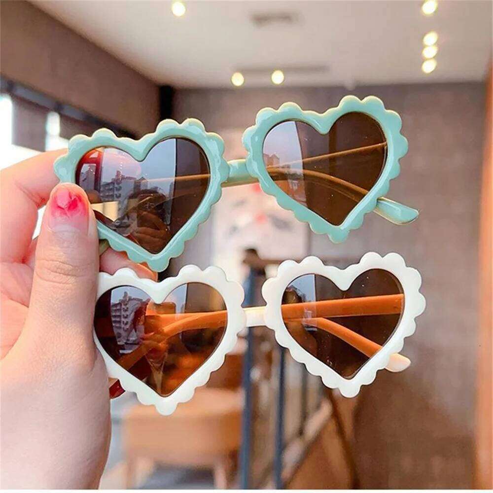 1Pc Cartoon Heart Children Baby Sunglasses Boys Girls UV400 Sun Glasses Shades Kids Gifts Fashion Party Eyeglasses H260130