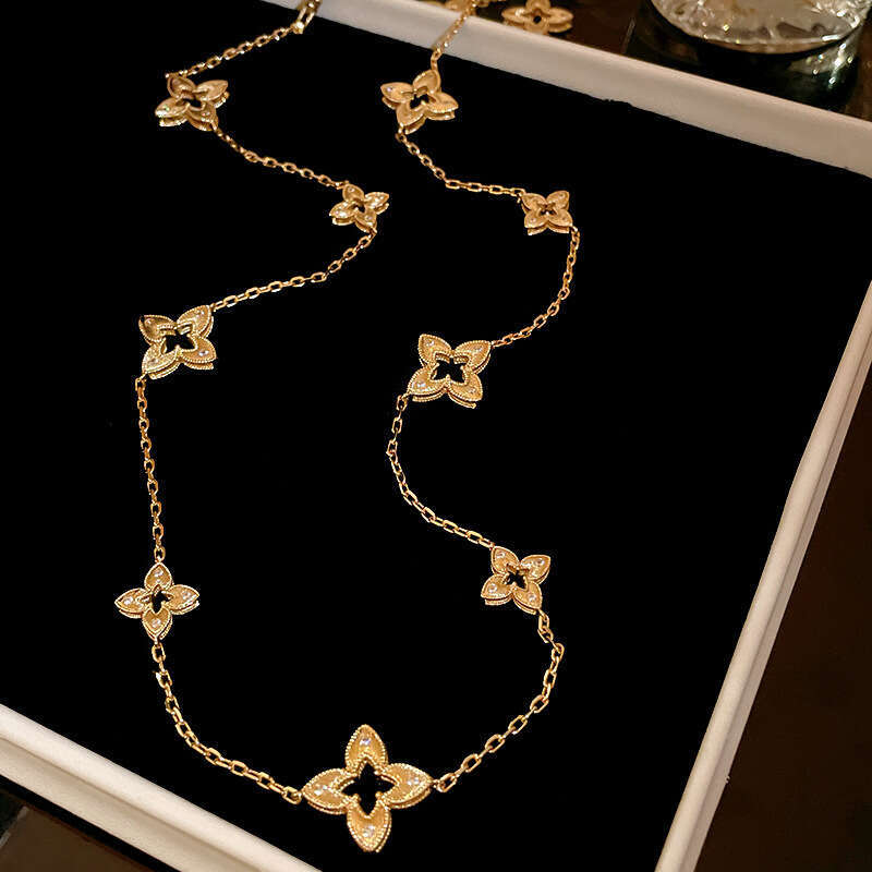 18K Real Gold Plated Light Luxury Zircon Stripe Rhombus Hollow Flower Necklace Fashion High-end Exquisite Jewelry for Women
