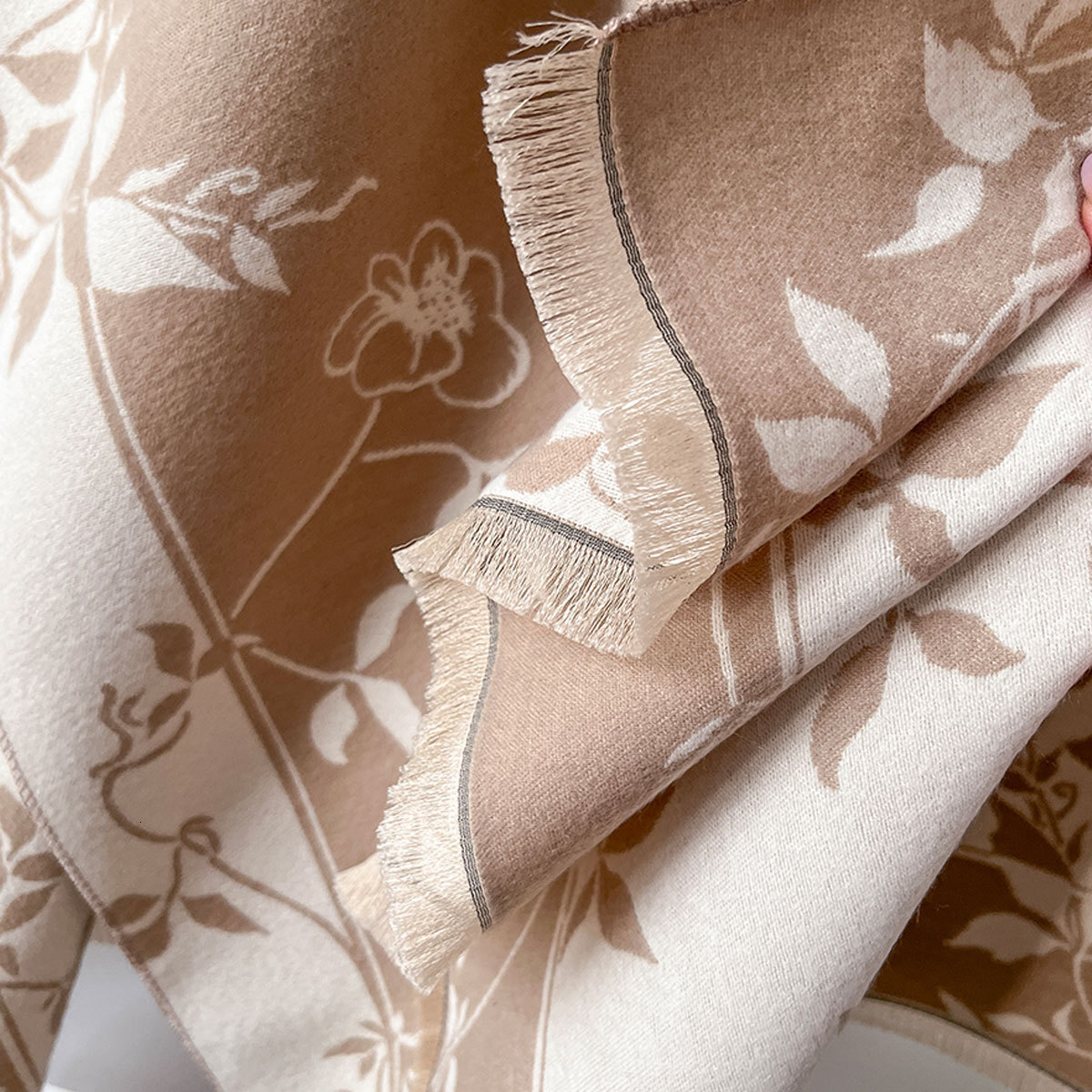 Luxury Accessory Scarves Vintage Artistic Imitation Cashmere Scarf Shawl Double-Sided Magpie Flower Vine, Skin-Friendly Soft Neck Warmer, Winter Warm 