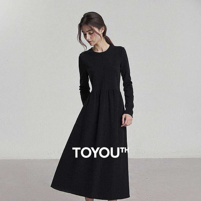 TOYOUTH Women 2025 Winter New Little Black Dress Spliced Crew-neck Minimalist Base Dresses XJ260130