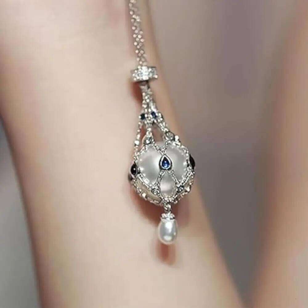 Women Exquisite Gemstone Lavalier Elegant Pendant Necklaces Natural Pearl Metal Braided Mesh Necklace