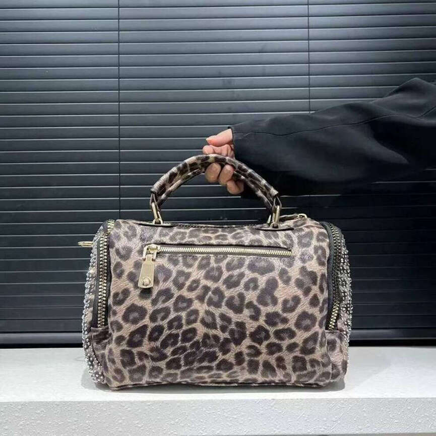 TAURUSCIAGA 2025 Women Retro Trendy Large Capacity Leopard Print Tote Luxury Creativity Women's Full Inlaid Diamond Handbags Shoulder Bag Niche T