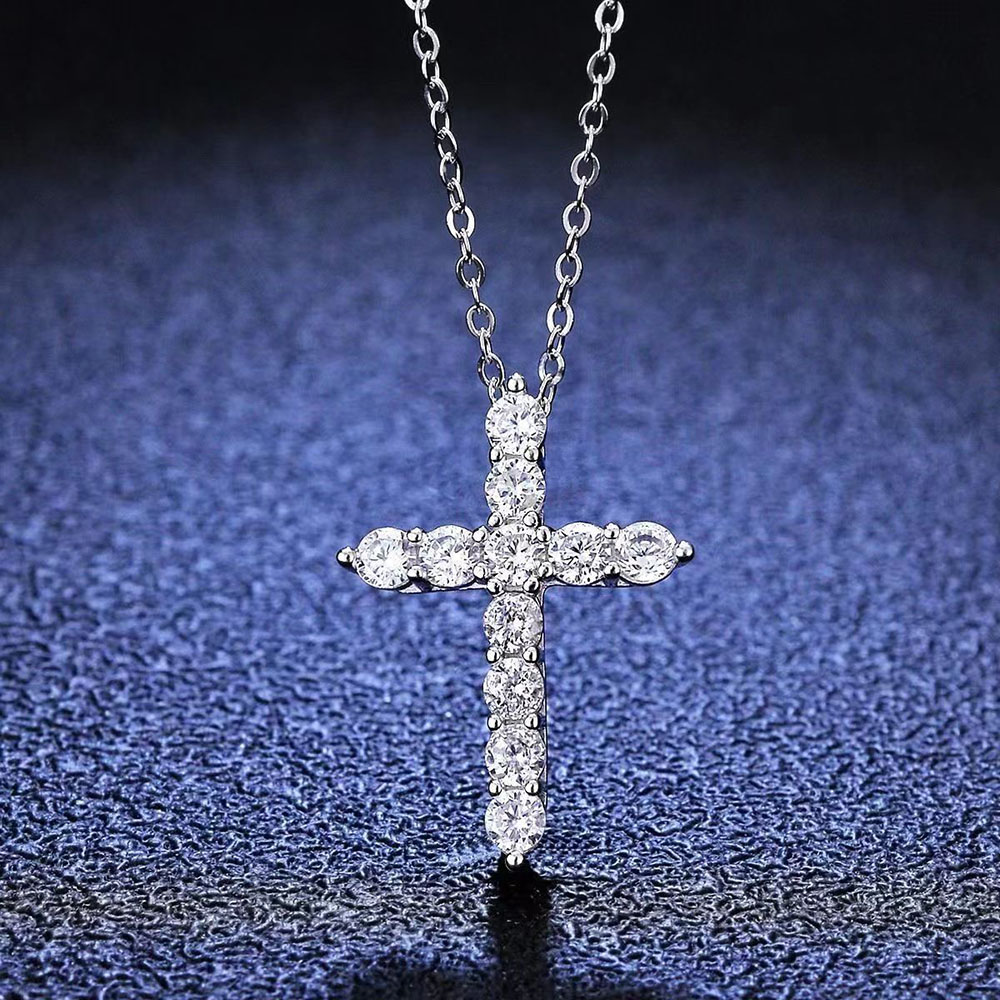 Hip HopTitanium Steel CZ Crystal Cross Pendant Necklace 18K White Gold Plated Cubic Zirconia Necklace for Women Shiny Lovers Diamond Necklace Wedding 