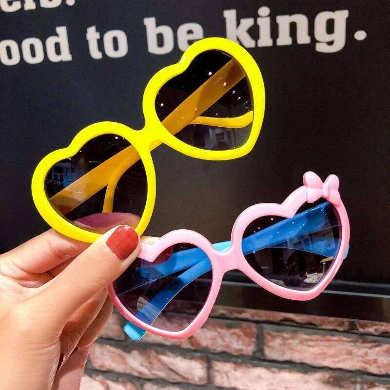 1pc Children UV400 Frame Cool Sunglasses Outdoor Kids Cute Girls and Boys Summer Beach Holiday Eyewear New H260130