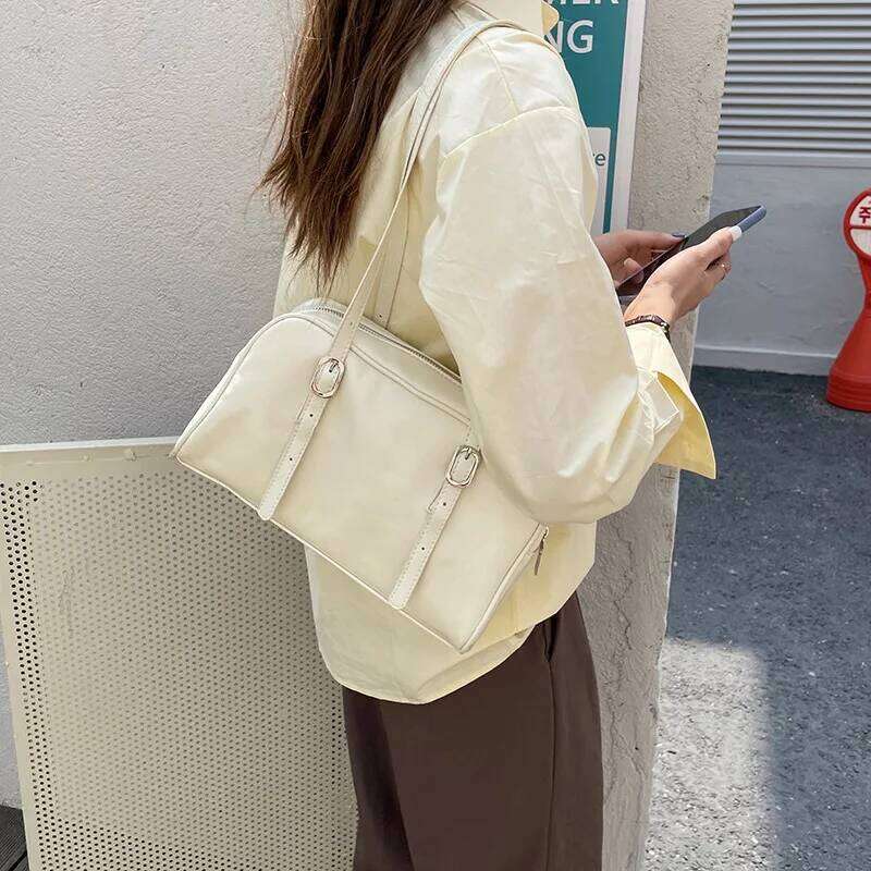 2026 Spring Green Commuter Shoulder Bags for Women Luxury Designer Handbags Pure Color Causal Pillow Underarm Bag Black White