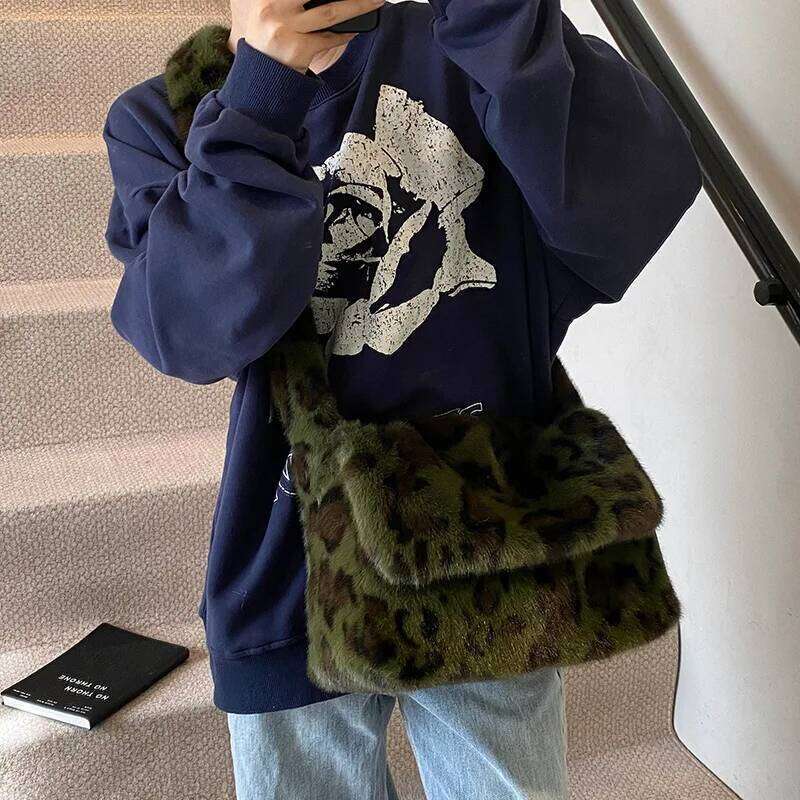 Warm Fluffy Faux Fur Leopard Messenger Bags for Women Vintage Soft Plush Ladies Shoulder Girls Cute Crossbody School Bag XJ260131