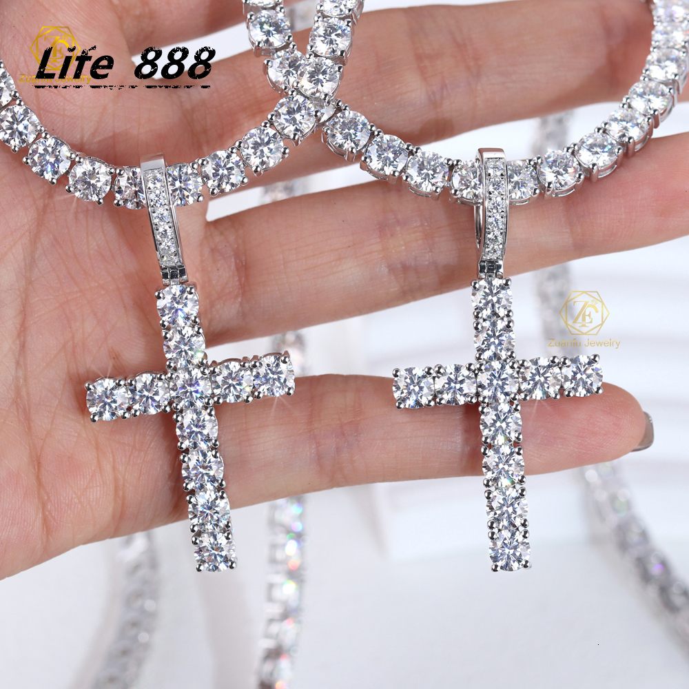 RTS 925 Sterling Silver VVS Moissanite Cross Pendant with 5mm Round Brilliant Cut Diamond GRA for Necklace