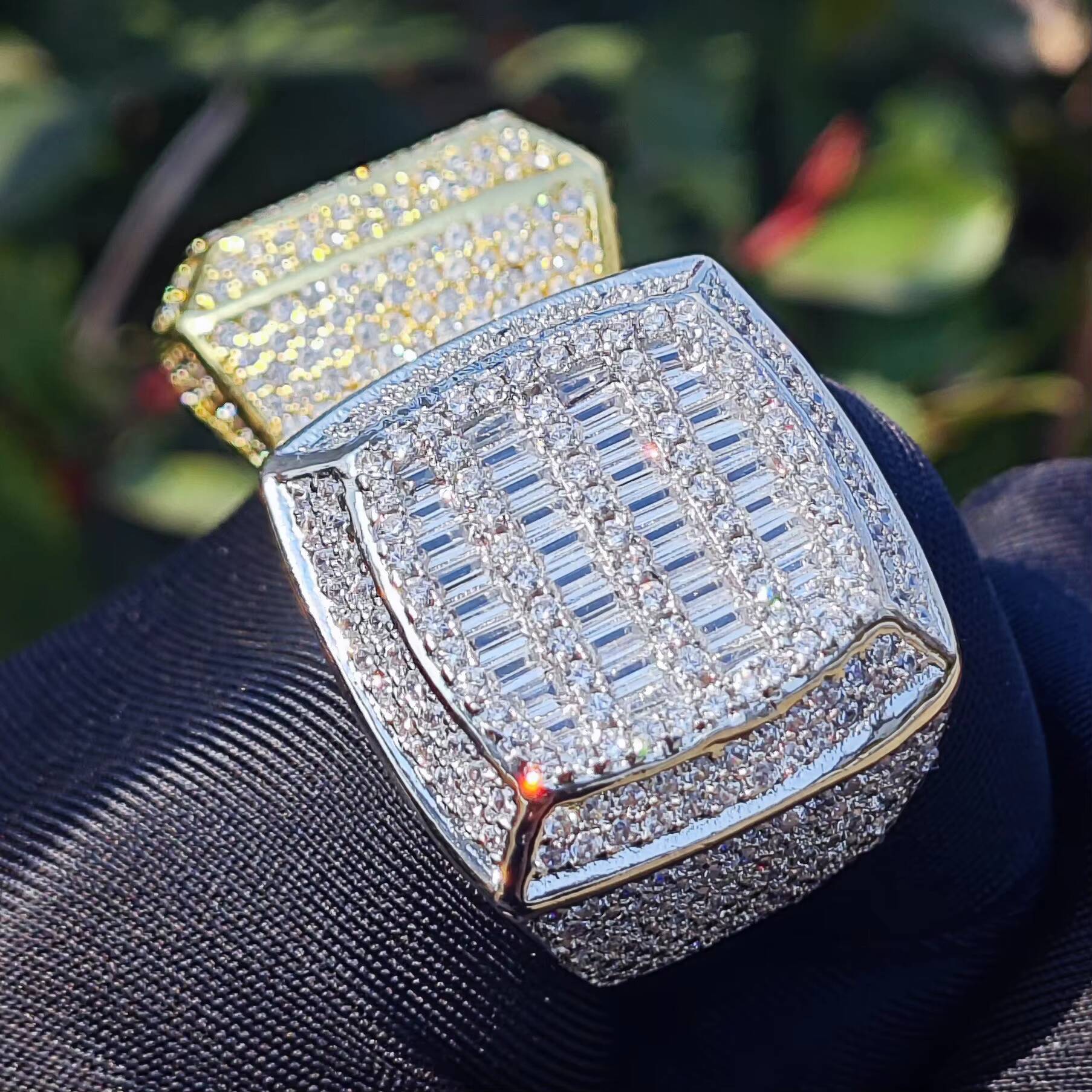 2026 Custom Mens Large Heavy Gold Plated Non Tarnished Wedding Engagement Rings Classic Square High End Fully Paved Party