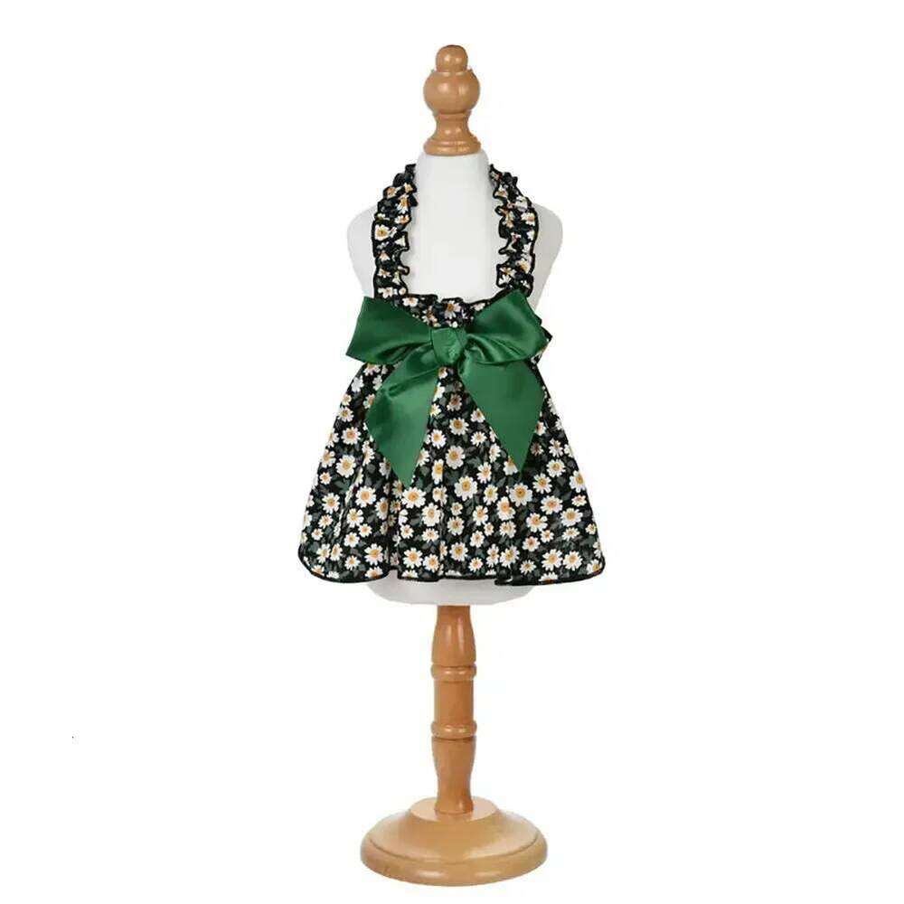 Girl Daisy Fancy Dress Party Wedding Pet Shirt Suit with Plaid Skirt Summer Spring Cat Apparel for Small Puppy Supplies Pugs H260130