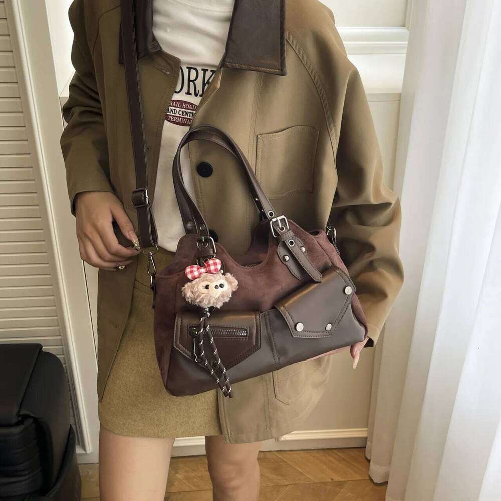 Autumn and Winter Retro Versatile Large-capacity Women's New Casual Commuting Shoulder Crossbody Relaxation Tote Bag XJ260130
