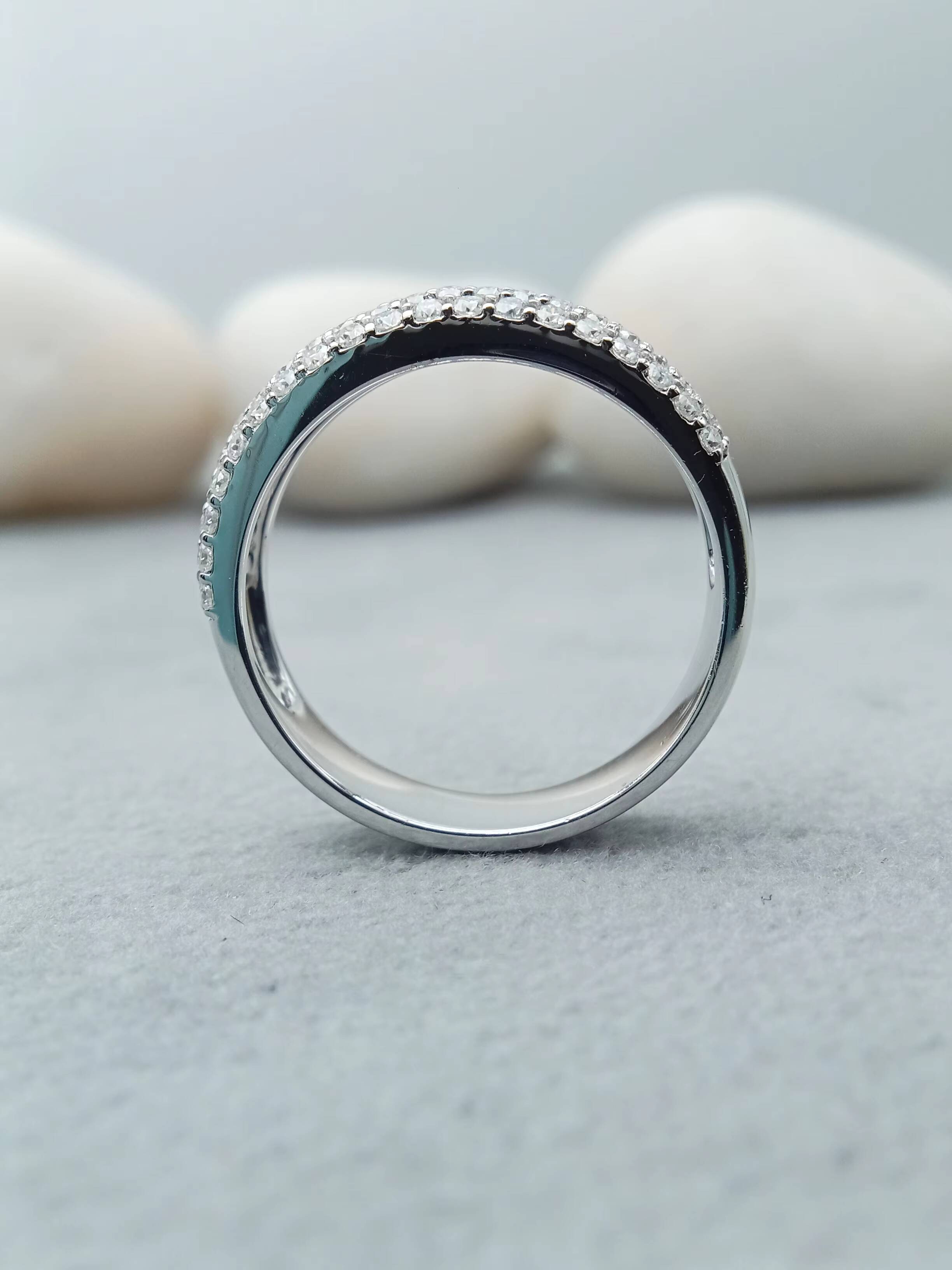 Womens 1ct round Cut VVS Lab Grown Diamond Engagement Wedding Ring 14k/18k Gold Classic Style GIA IGI Certified for Parties