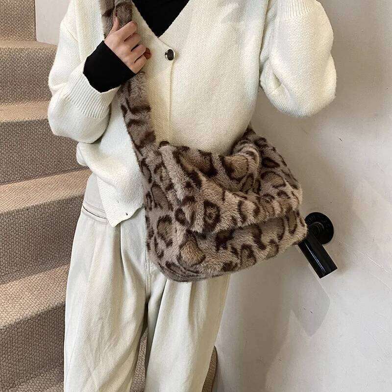 Warm Fluffy Faux Fur Leopard Messenger Bags for Women Vintage Soft Plush Ladies Shoulder Girls Cute Crossbody School Bag XJ260131