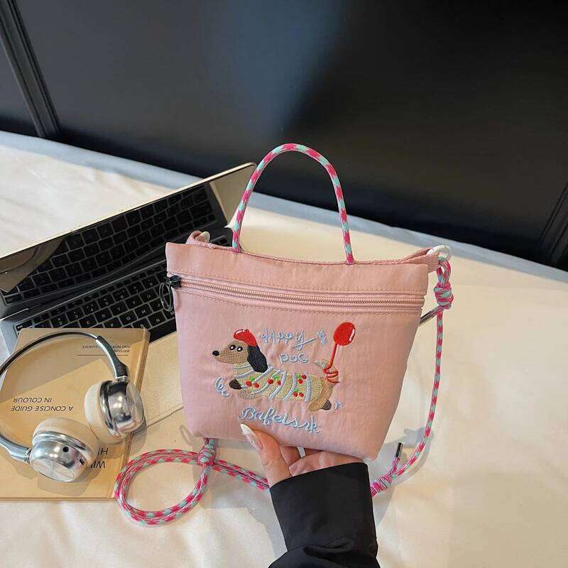 Embroidered dog handbag made of nylon women; Japanese-style casual bag for commuting and going out; versatile single shoulde