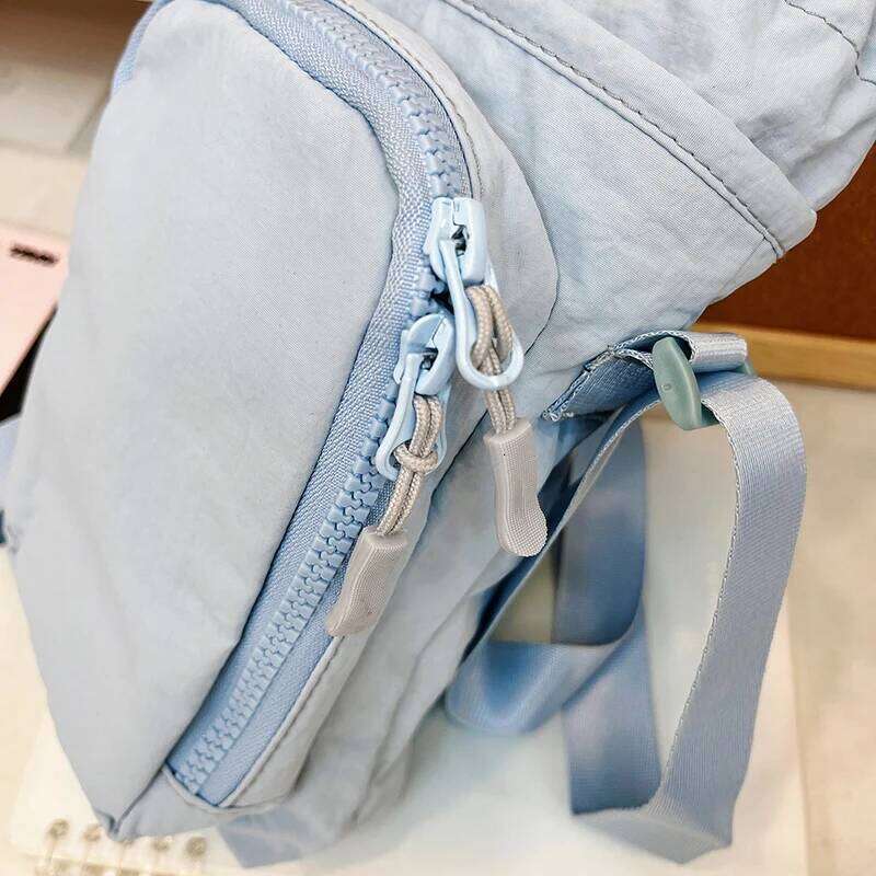 Korean style high-value mobile phone for women, casual and simple water bottle, umbrella, portable commuting crossbody bag