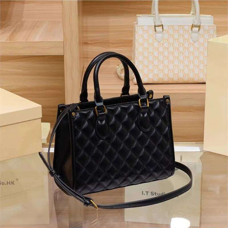 Women's genuine leather handbag, women's 2024 new summer high-end high-capacity designer crossbody bag