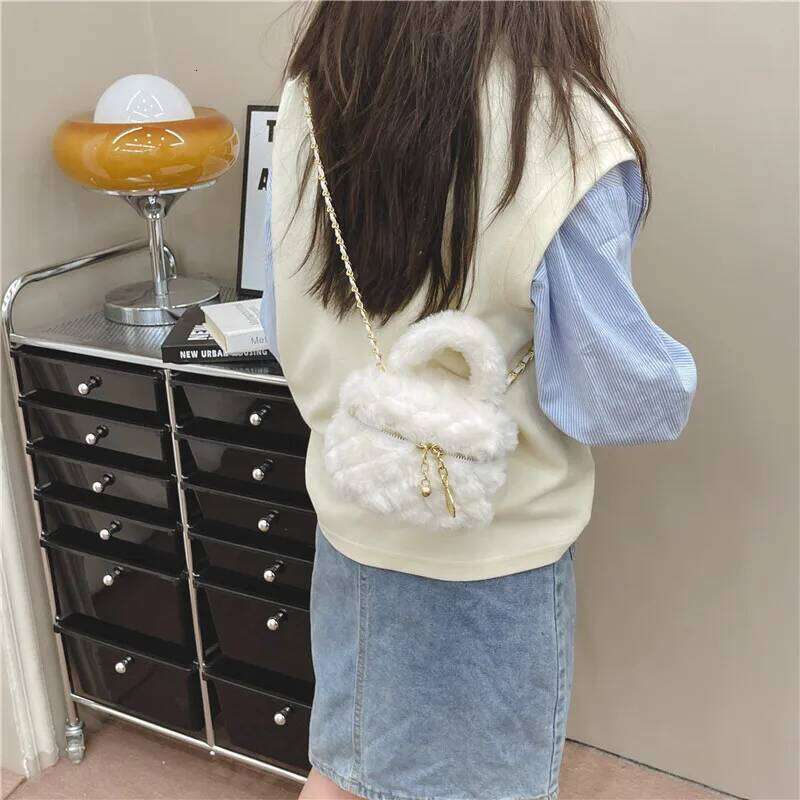 Children's Mini Shoulder Crossbody Bag Fashion Handbag with Mesh Chain New Autumn Winter Style XJ260131