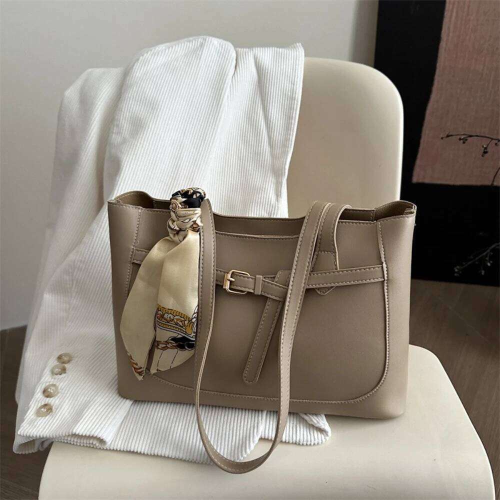 2026 New Faishon Single Oulder Handbag Large Capaci Commuter Soft PU Leather Handbags for Women High-End Women's Tote Bag