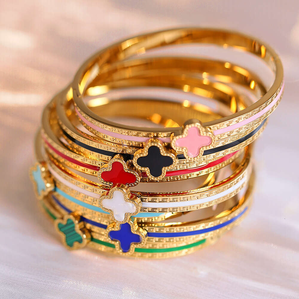 Minimalist Cross-Border Women's Wholesale Gold-Plated High-End Non-Fading Jewelry Great Wall Four-Leaf Clover Titanium Steel Bracelet