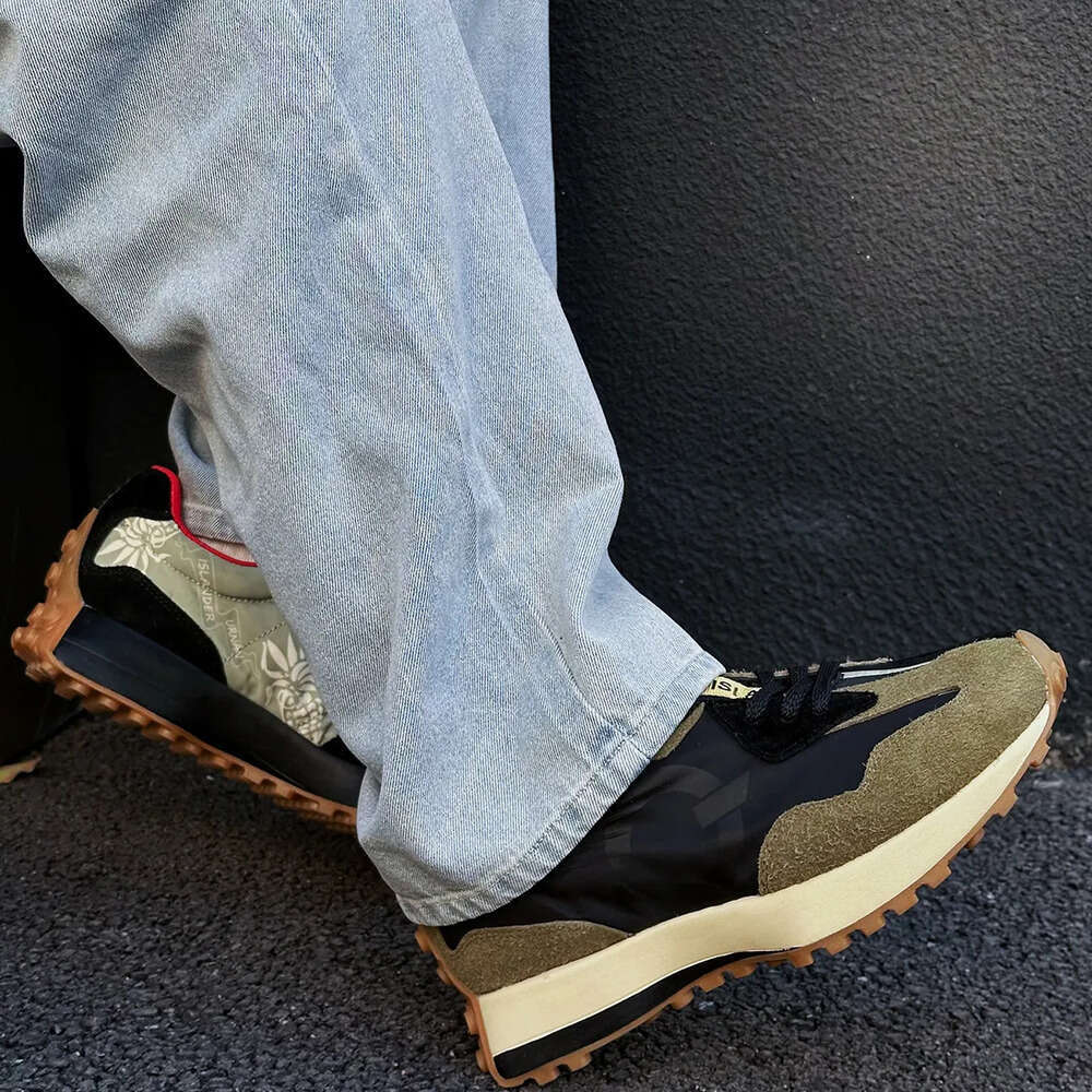 Original Casual Shoes Lightweight Thick-Soled Sneakers for Men and Women Versatile Everyday Footwear Running Shoes Career Related Functions Daily Outf