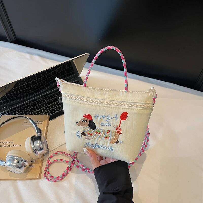 Embroidered dog handbag made of nylon women; Japanese-style casual bag for commuting and going out; versatile single shoulde