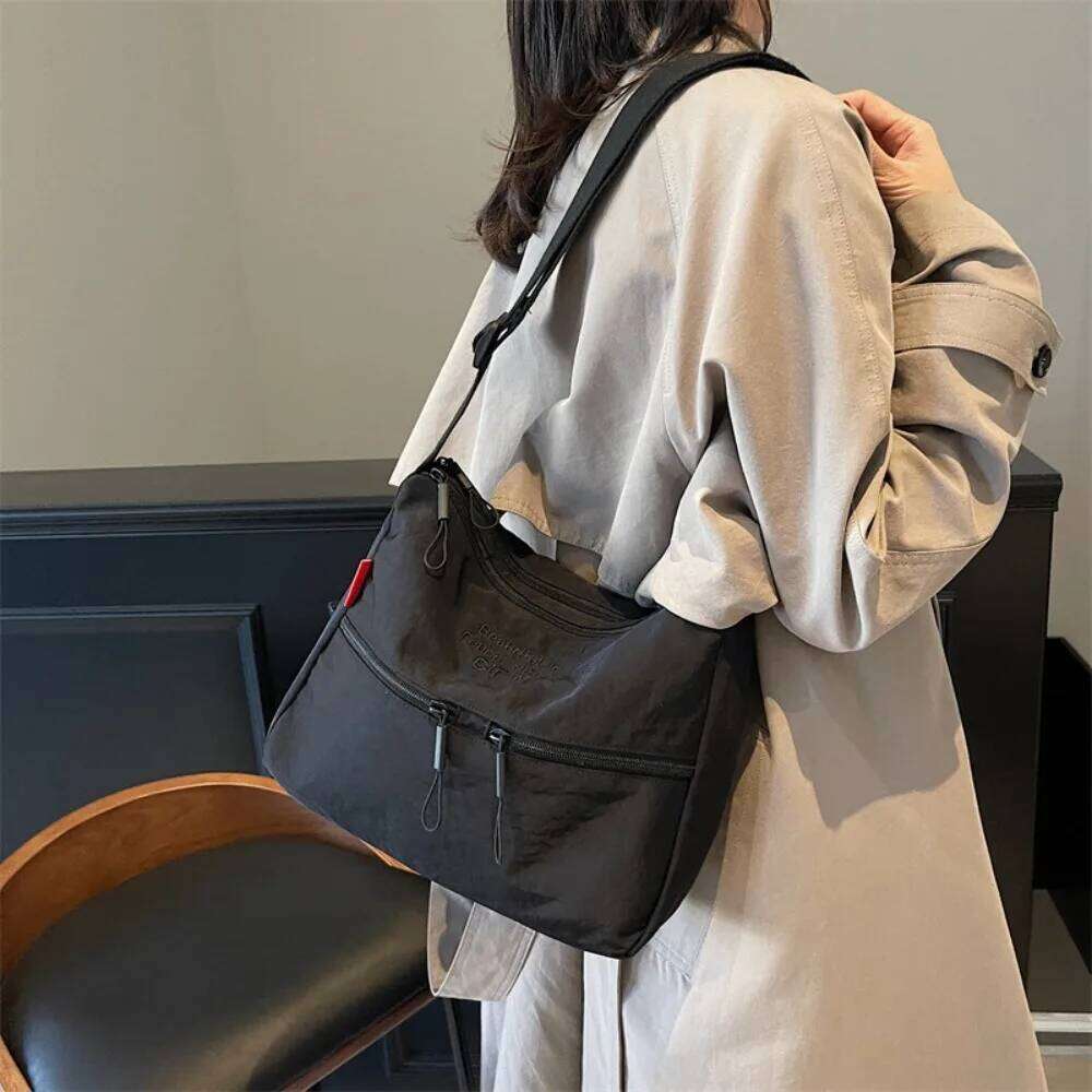 Japanese Xiaoqing New Lightweight Commuter Women's Crossbody Large Capacity Nylon Cloth Adjustable Strap Shoulder Bag 2025