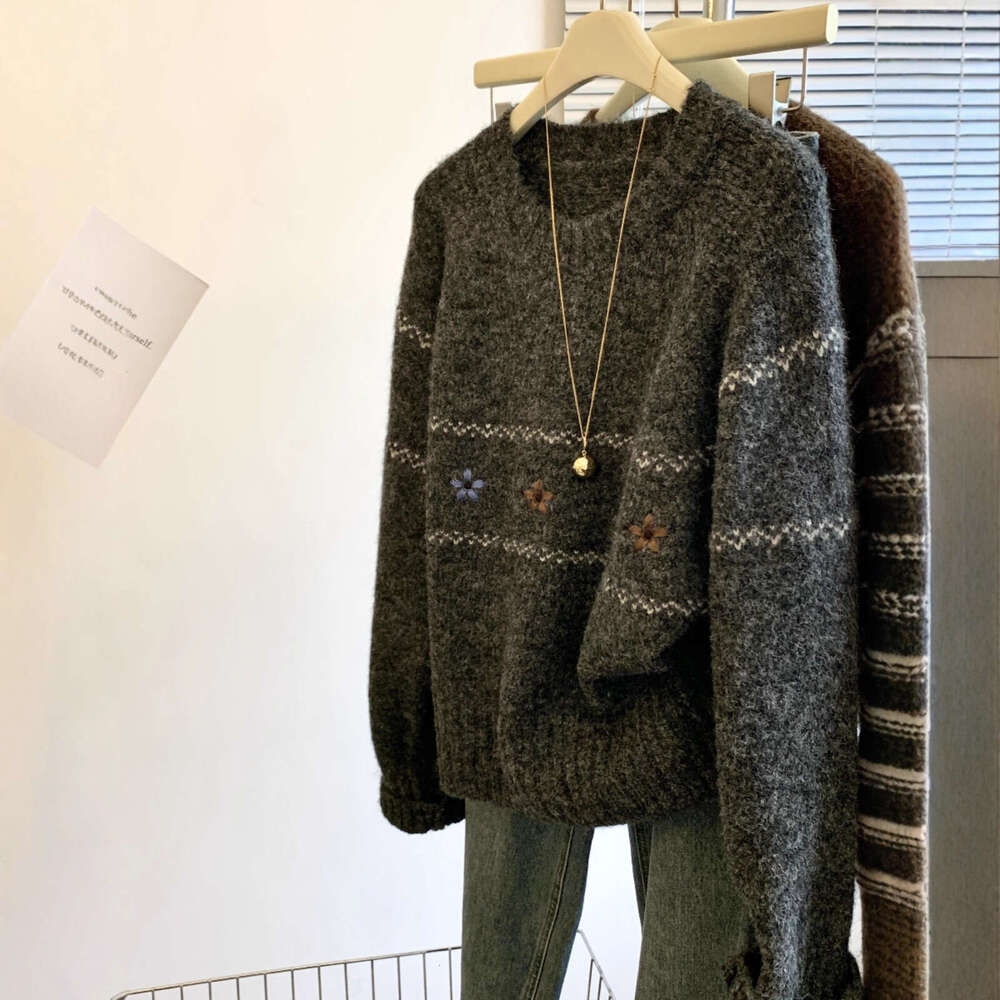 Cut Label Floral Embroidery Pullover Sweater Women's Autumn Winter Lazy Style Loose Knitted Top