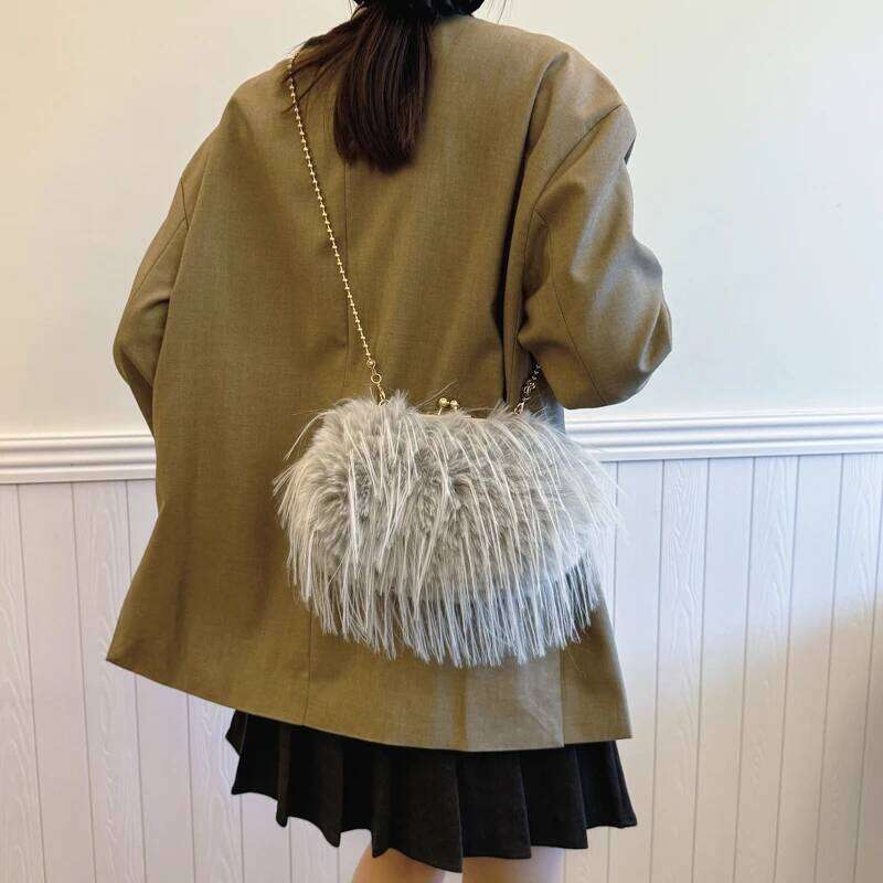 Ladies Handbag for Wedding Elegant Fashion Accessory Winter Soft Plush Crossbody Bag Luxury Versatile fake fur lady Clutches XJ260131
