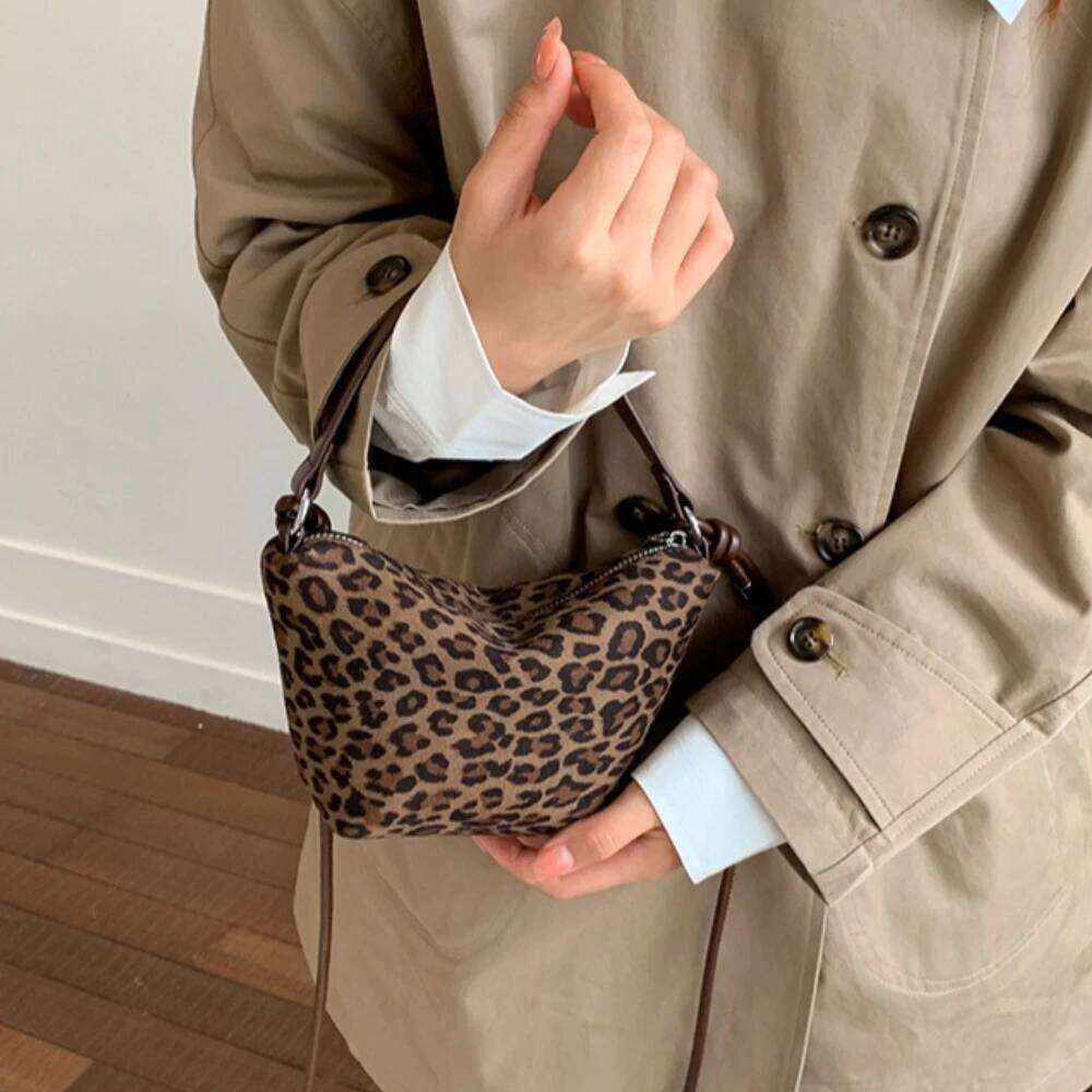 Fall Winter Retro Phone Small Women's 2025 New Fashion Leopard Print Handbag Versatile Crossbody Single Shoulder Bag