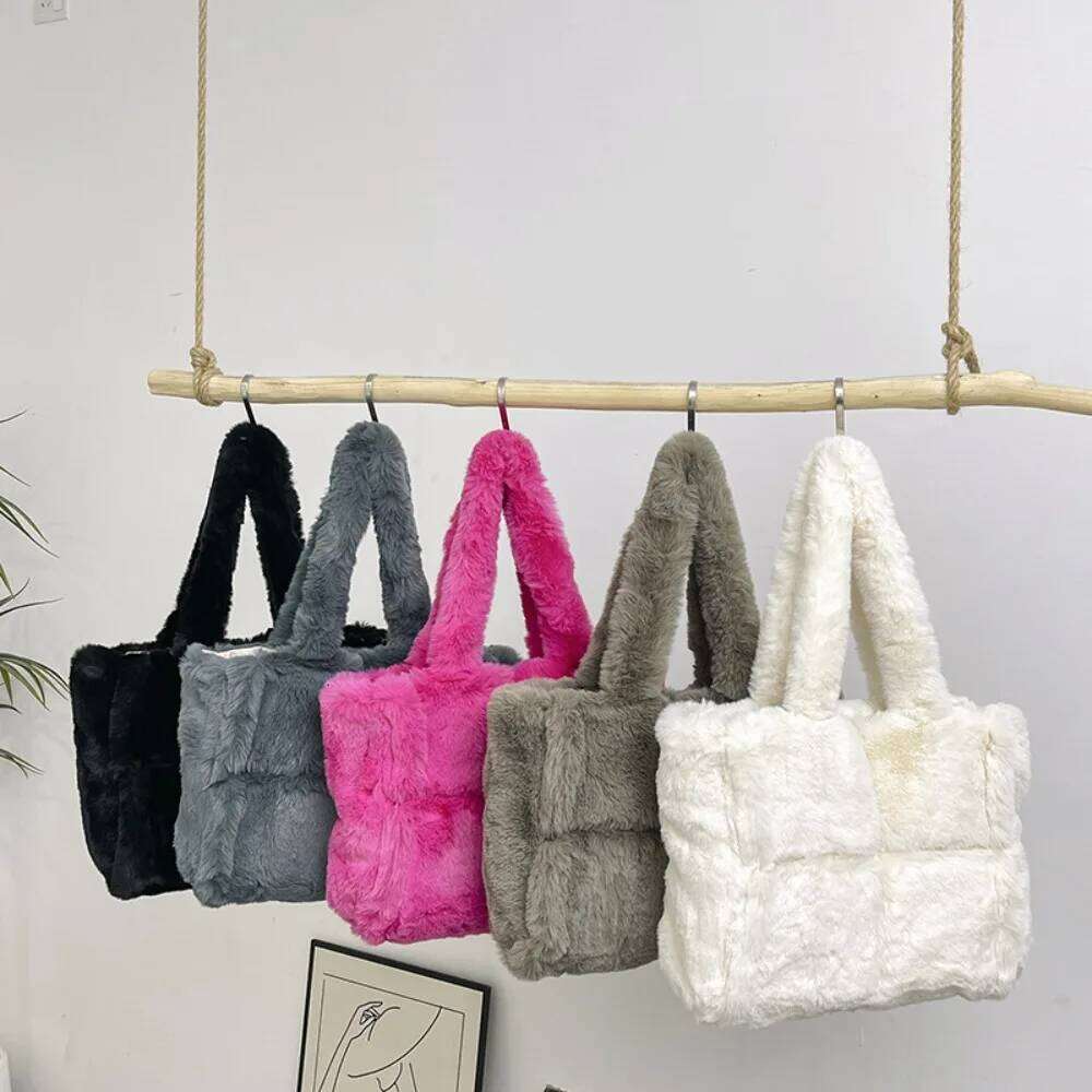 Large Capacity Shoulder Bag, Suitable for Shopping and Shopping, Winter Armpit Bag Handbag New Plush Women's Handbag,