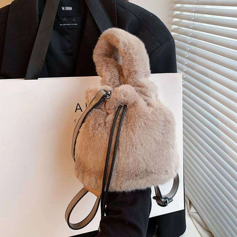 Fashion Handbags Casual Women Dress Up Autumn And Winter New Versatile Plush Bucket Girls Single Shoulder Crossbody Bag XJ260131