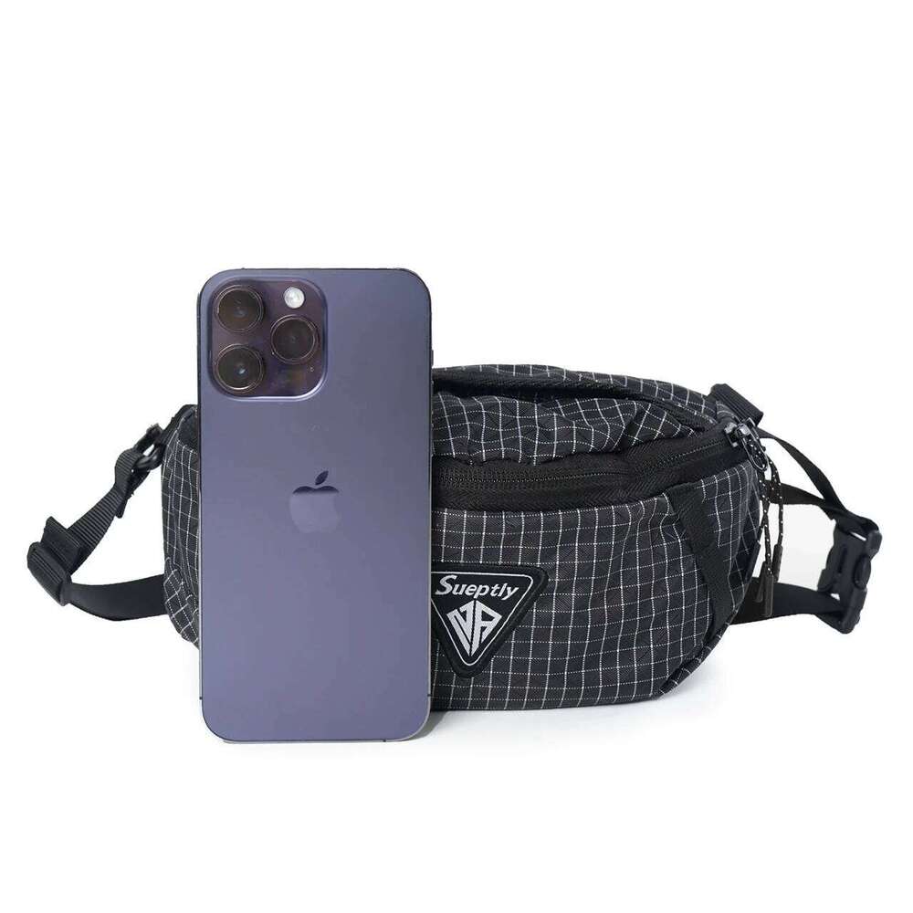 Outdoor backpack - Large capacity, lightweight, expandable chest bag. Suitable for both men and women. Includes hiking eq