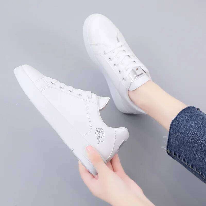 Girls Autumn Casual Soft Soled Childrens Fashion Versatile Sneakers Woman Low Top Front Lacing Solid Color Kid White Shoes Y260128