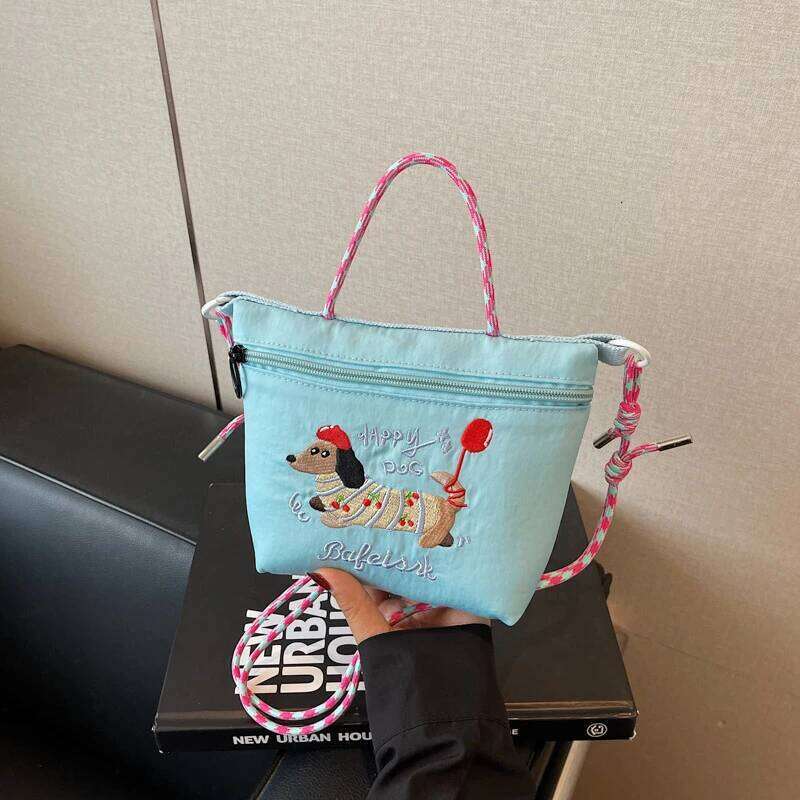 Embroidered dog handbag made of nylon women; Japanese-style casual bag for commuting and going out; versatile single shoulde