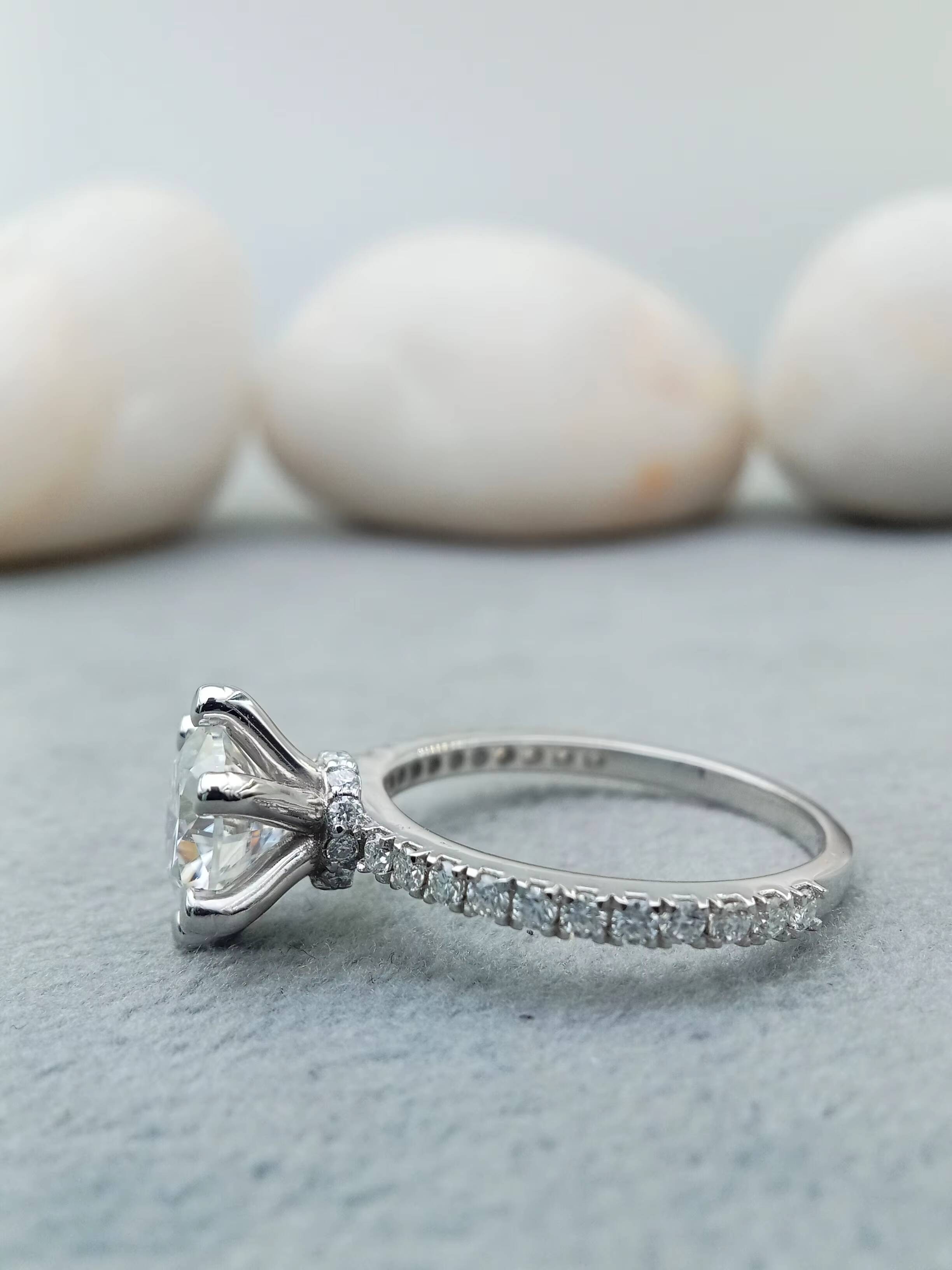 Round Cut Lab Grown Diamond Solitaire Engagement Wedding Ring VVS 14k/18k Gold Plated for IGI Certified Womens