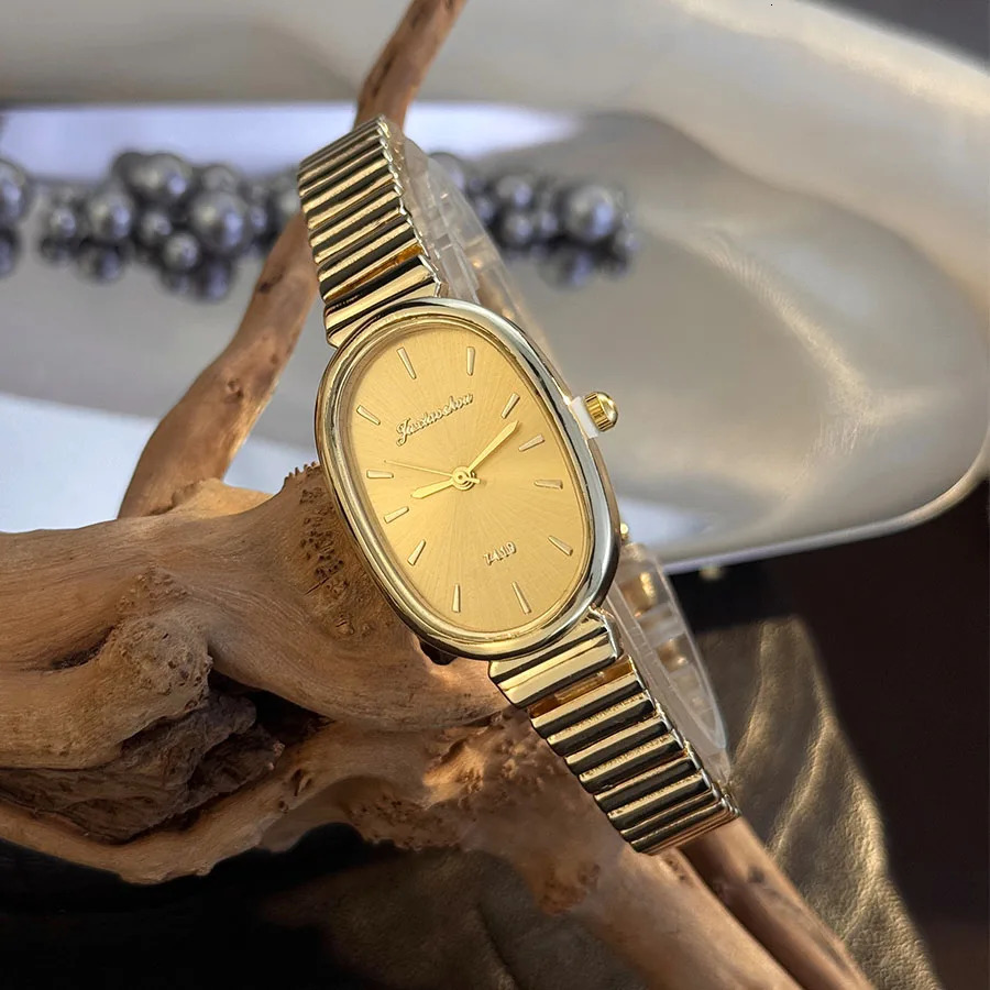 Golden Retro Fashion Ladies Oval Quartz Watch Elegant Small Gold Watch High-End Trendy Timepiece for Women 260126