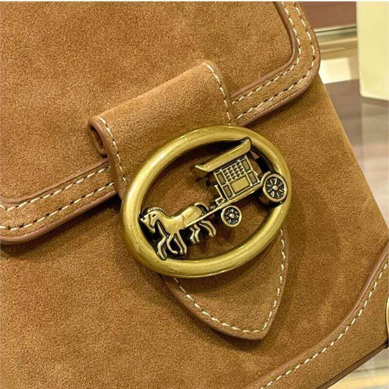 Ladies' handbag high-end lamb wool mobile phone 2024 autumn/winter vintage small square bag, single shoulder crossbody bag