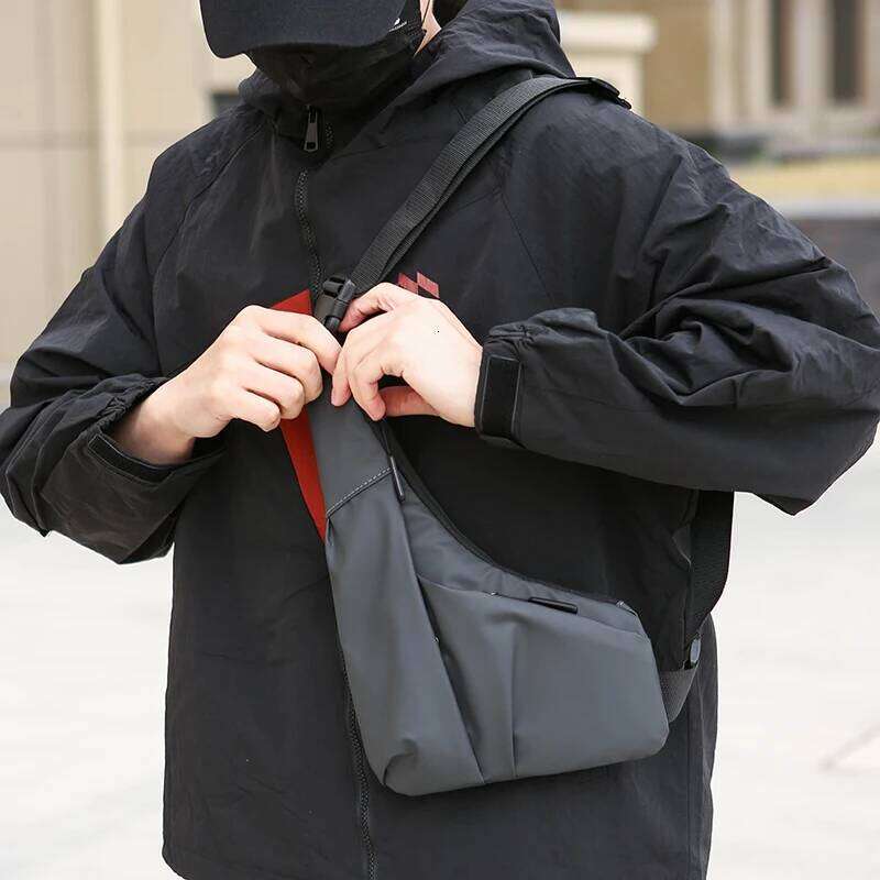 Men's slim stylish triangular-shaped bag with a simple shoulder strap for carrying, trendy casual, portable and practica