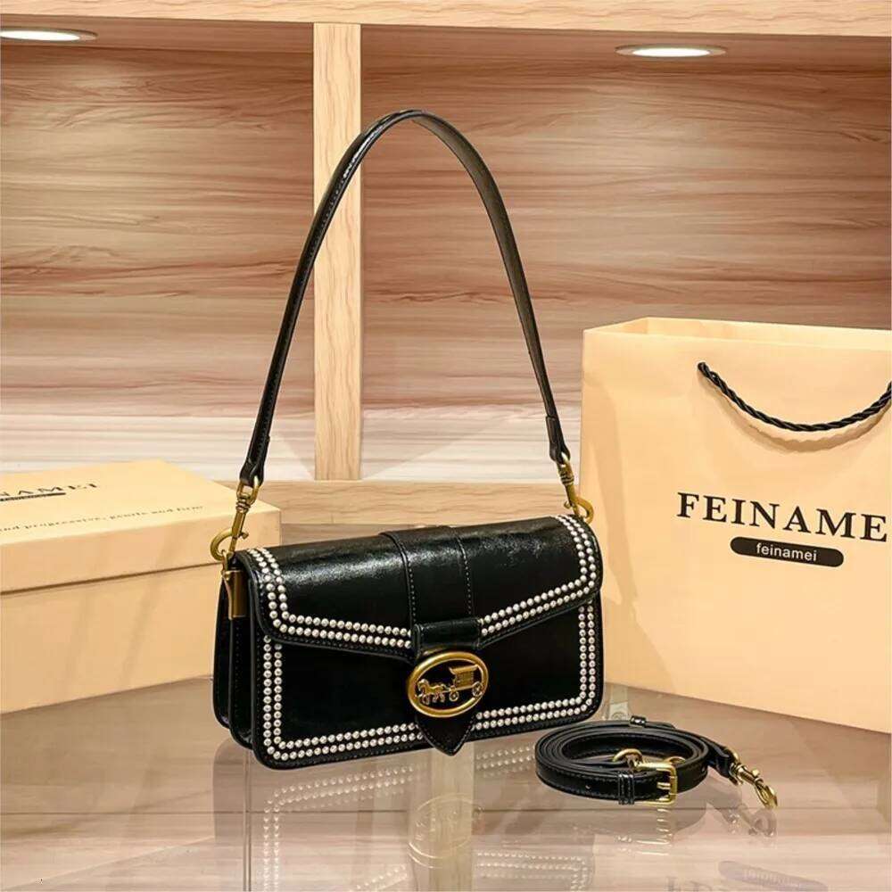 Brand retro baguette bag, women's 2025 new autumn and winter high-end fashion single shoulder crossbody small square bag