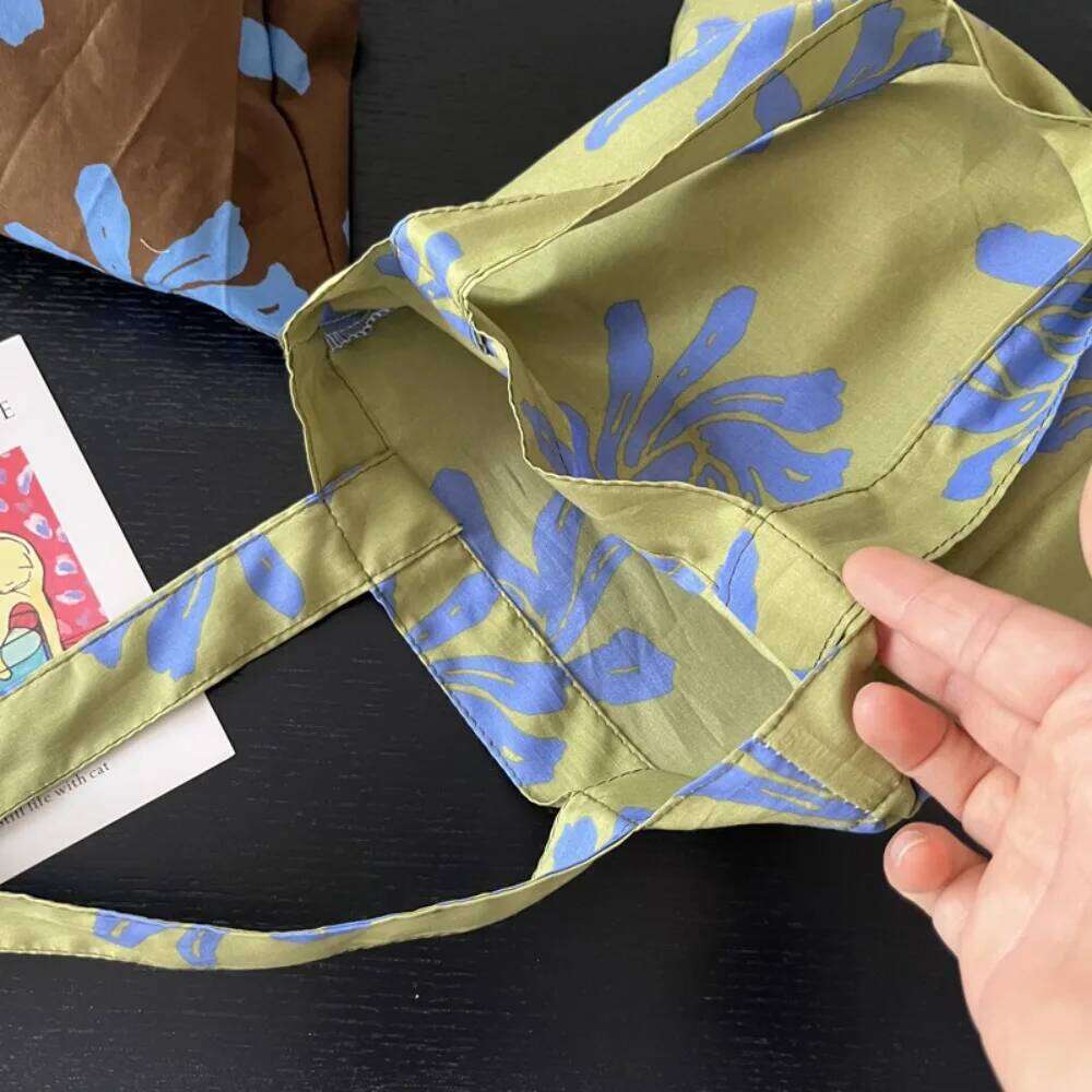 Korean Sle Print Canvas Tote Bag Strolls and Small Object Carrng Bags for Women Autumn Winter Lazy Floral Handbag Trendy
