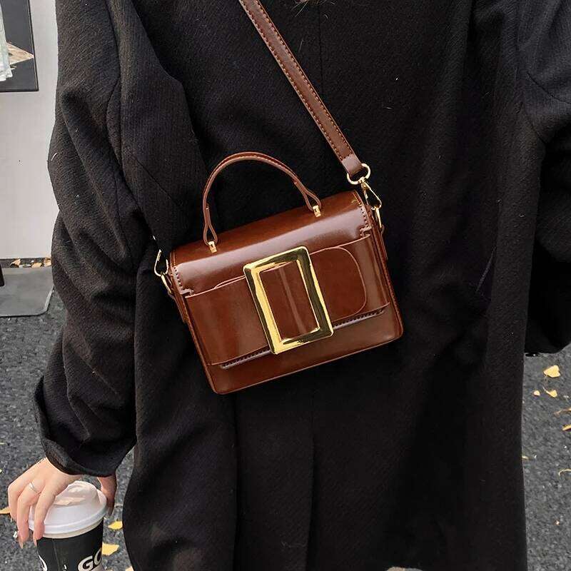 Ins Super Popular Hong Kong Style Textured for Women 2026 New Trendy Simple Handbag Retro Shoulder Crossbody Bag 9001CJ XJ260131